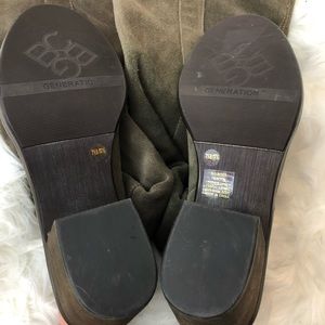 BCBG Shoes - BCBG Suede Knee High Heeled Boots 7.5 BCBG Shoes - BCBG Suede Knee High Heeled Boots 7.5
